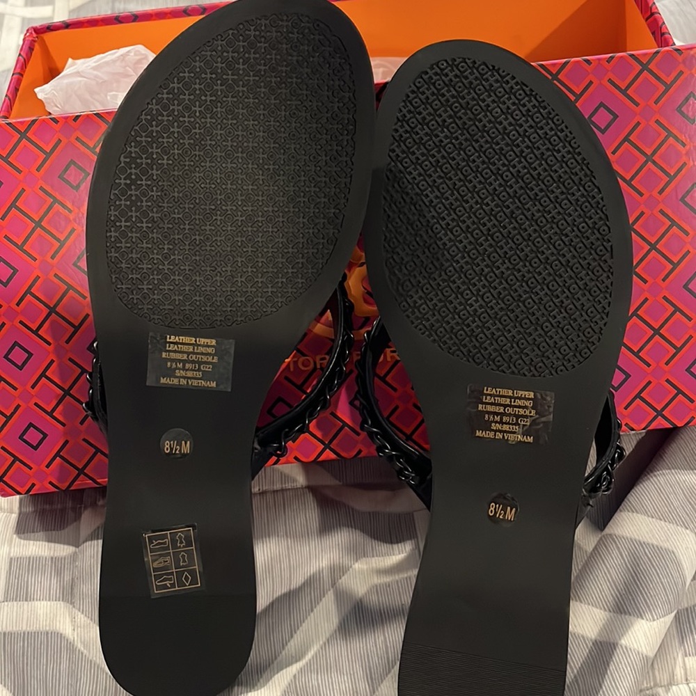 Tory Burch Black Logo Thong Sandals - Picture 4 of 8